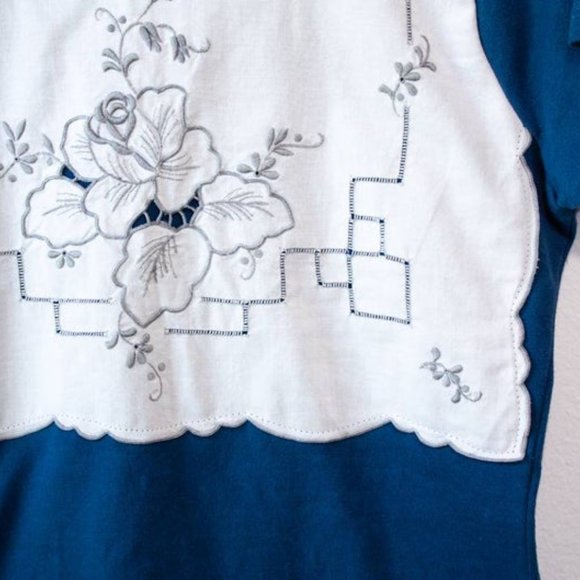 blue handmade tee shirt with vintage applique - Picture 2 of 5